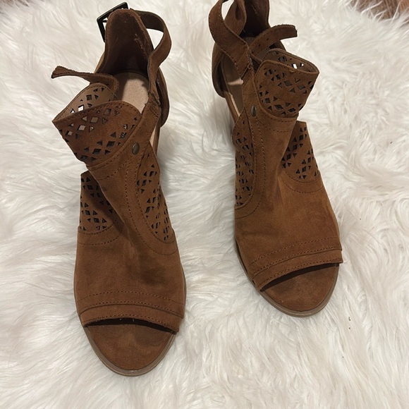 Wedges - Picture 1 of 4